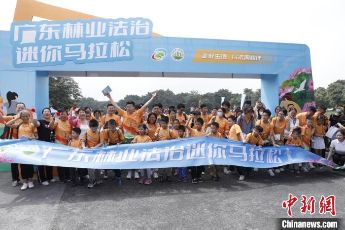 广东已建成各类体育场地