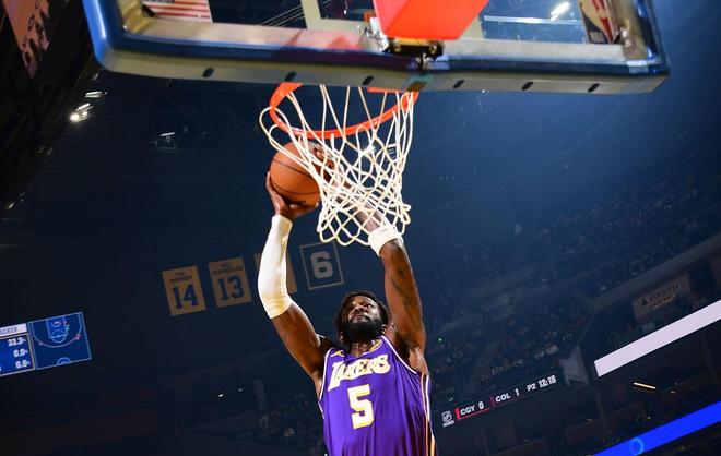 艾顿觉醒率队取胜 高效