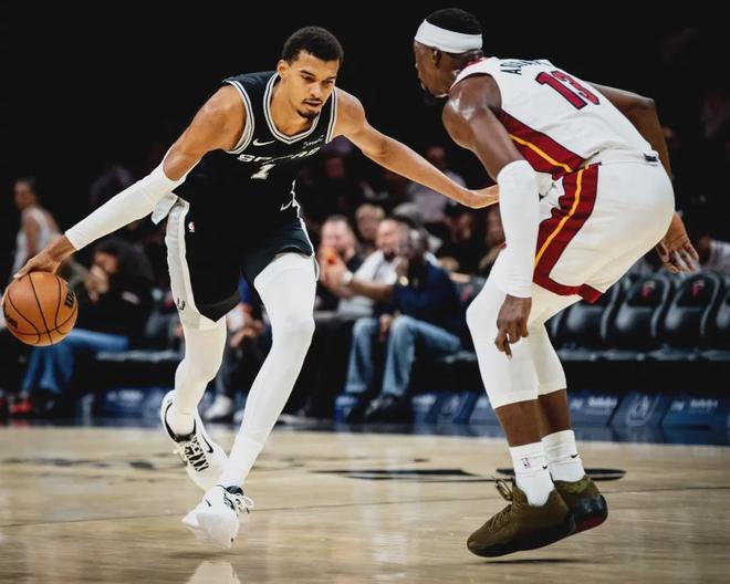 阿德巴约自评NBA中锋排名：约基奇第一自己第二