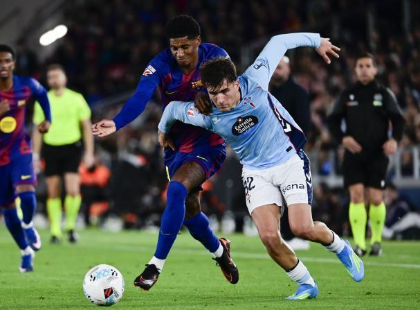 巴萨控球占优却遇塞尔塔高效反击，弗里克战术